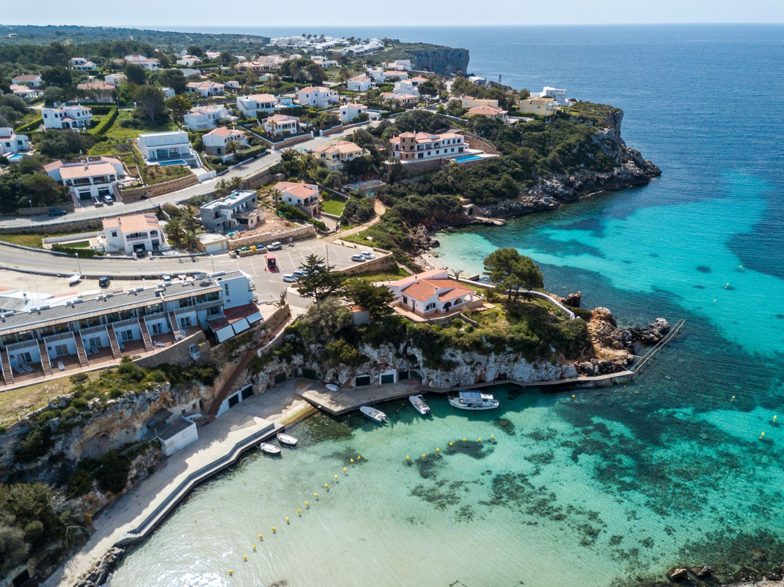 Apartamentos Playa Canutells · En el enclave más auténtico de Menorca